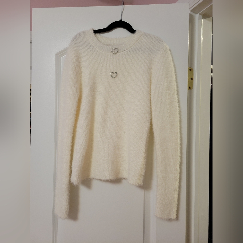NWOT Womens Off-White Fuzzy Heart Sweater- M- Cozy, winter aesthetic, Casual